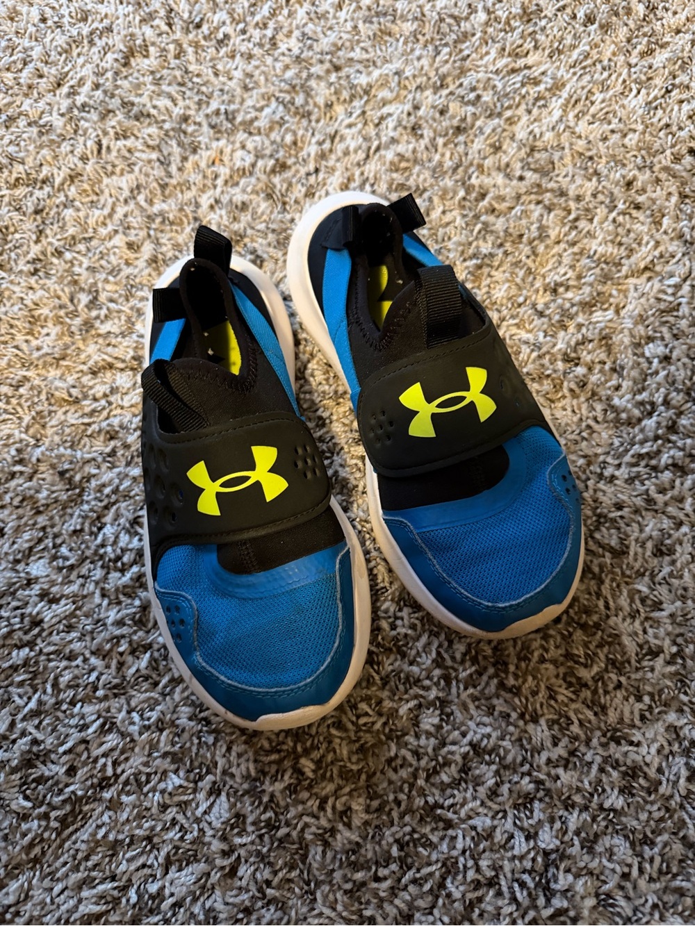 Boys Sz 4.5y Under Armour Shoes